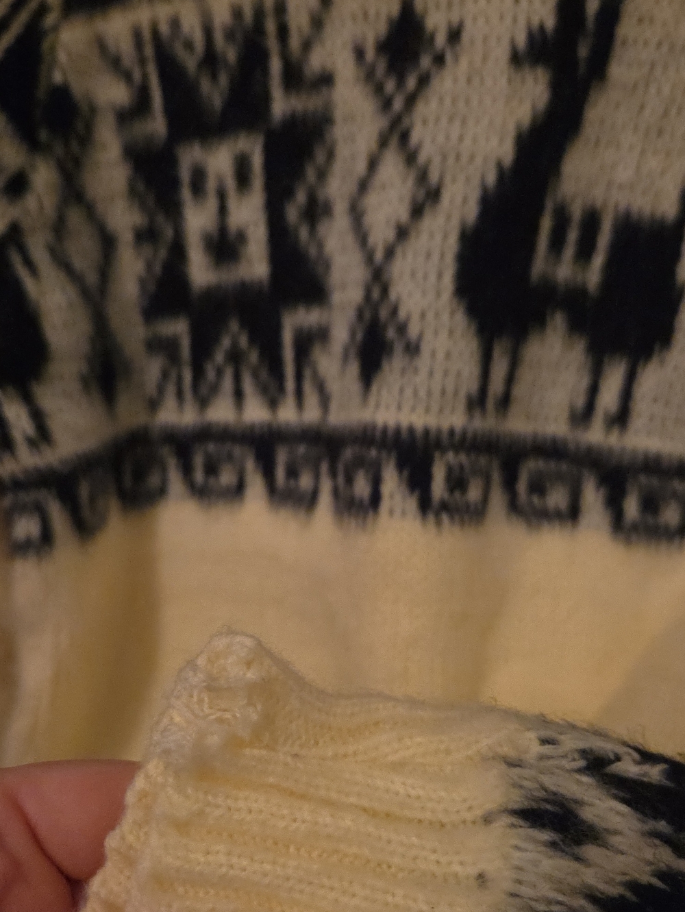 Alpaca Sweater - Picture 7 of 11